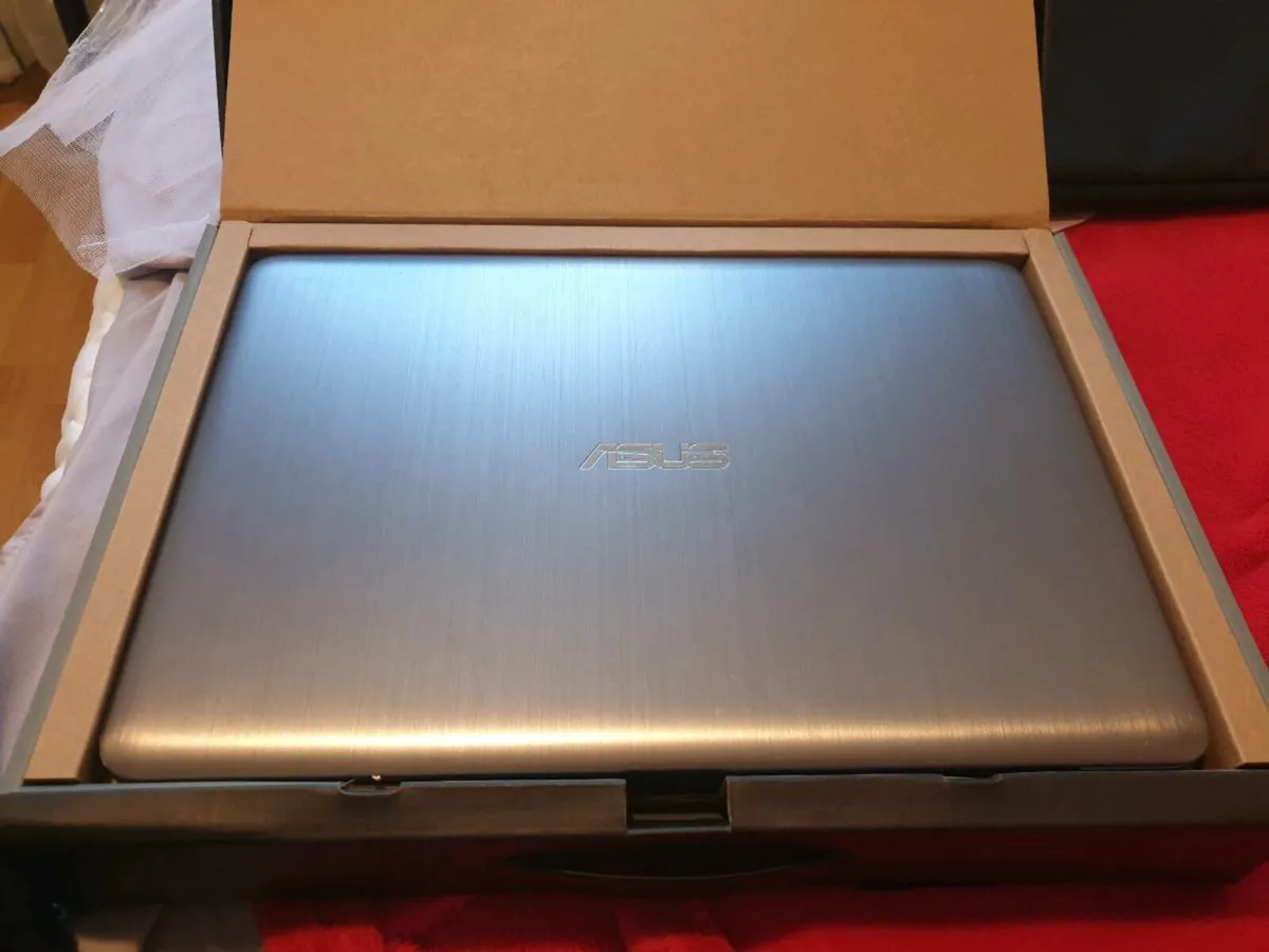Asus Laptop - Image 1