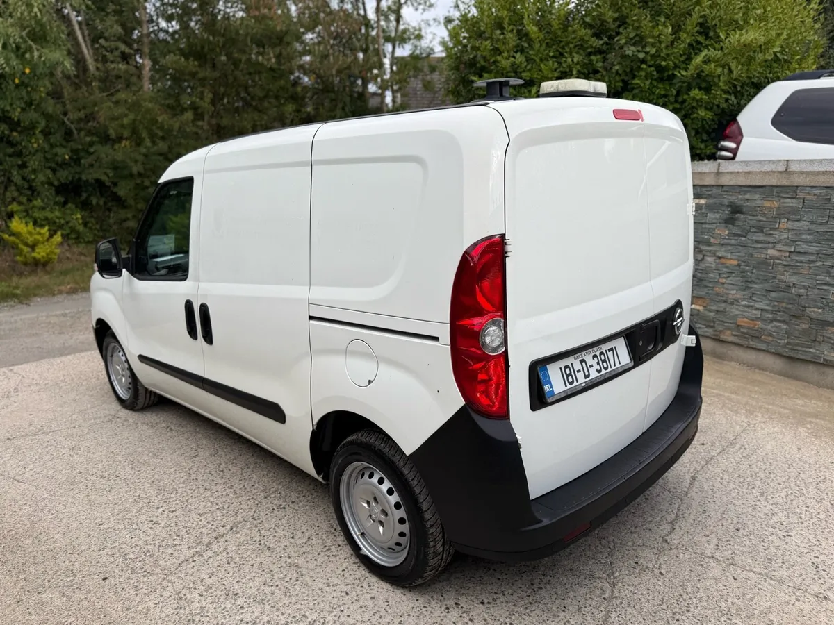 2018 Opel combo 1.3cdti new doe - Image 4