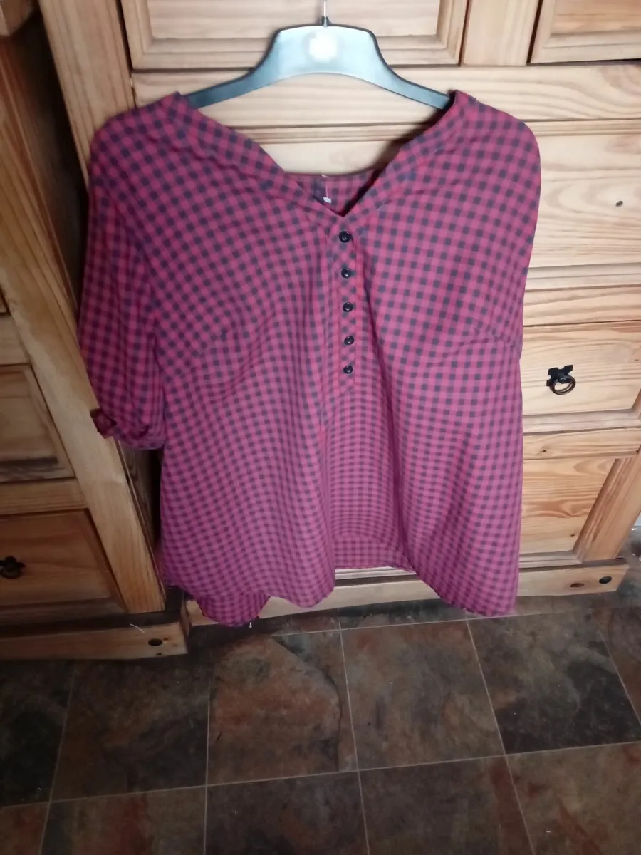 Hot pants and blouse - Image 3