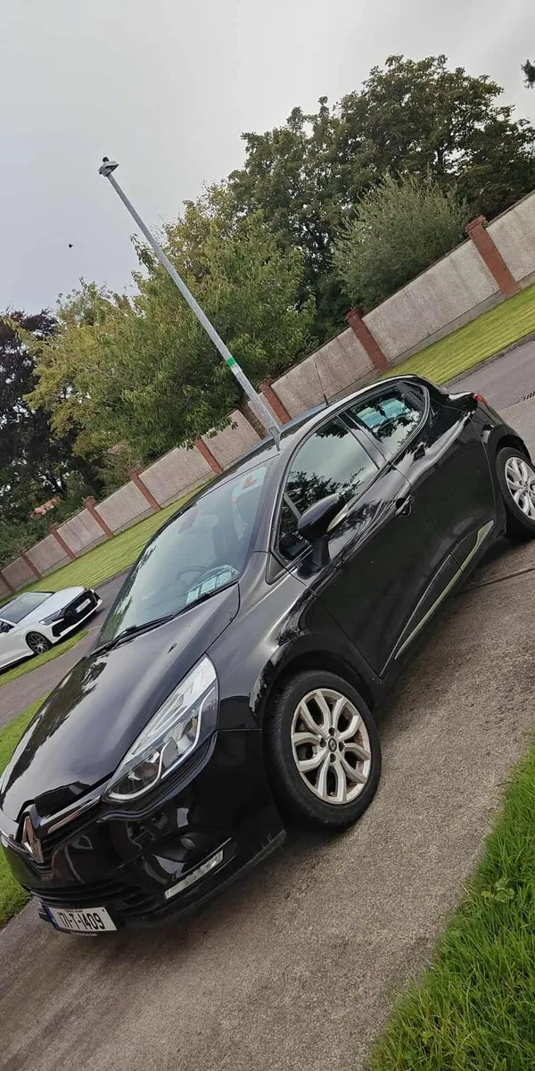 Renault - Image 1