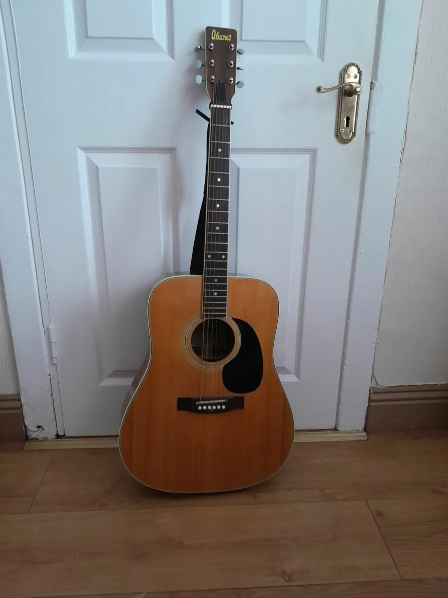 Guitar for sale - Image 2