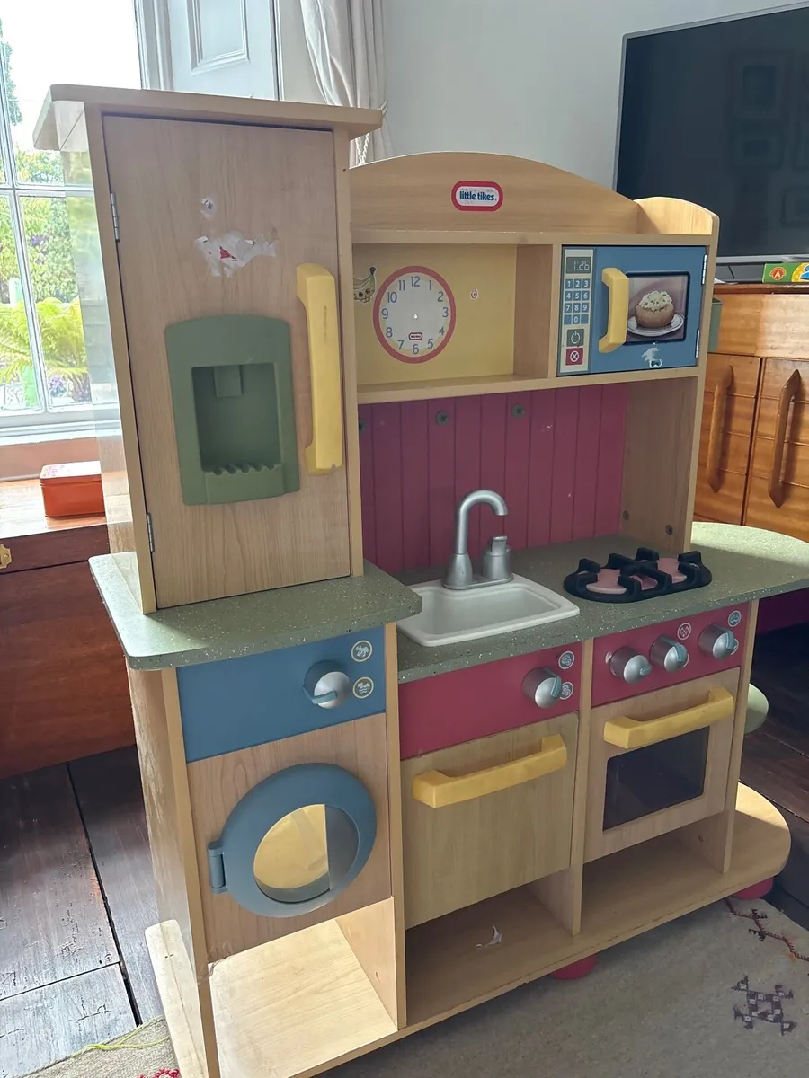 Little Tikes Toy Kitchen - Image 1