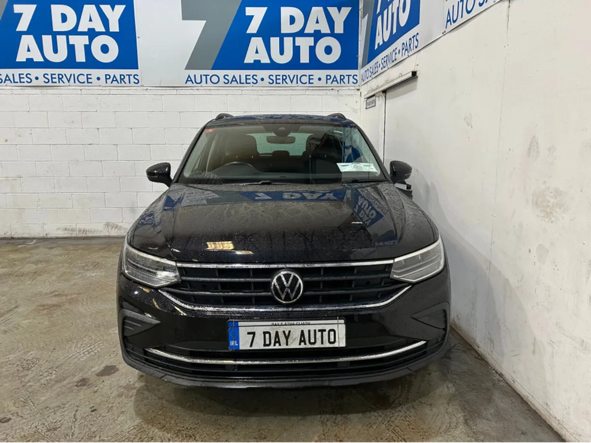 Volkswagen Tiguan AUTO LIFE 2.0 TDI 150BHP - Image 2