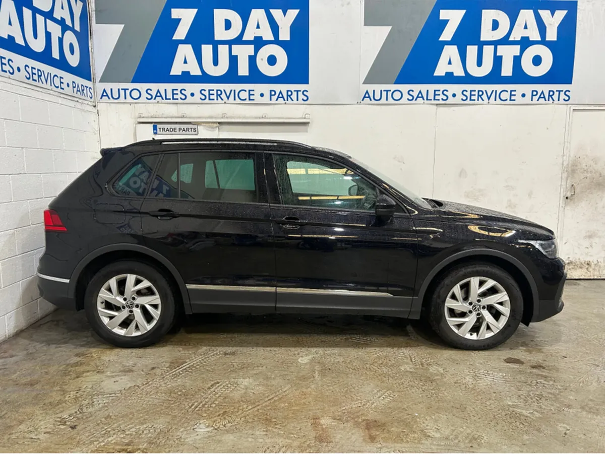 Volkswagen Tiguan AUTO LIFE 2.0 TDI 150BHP - Image 3
