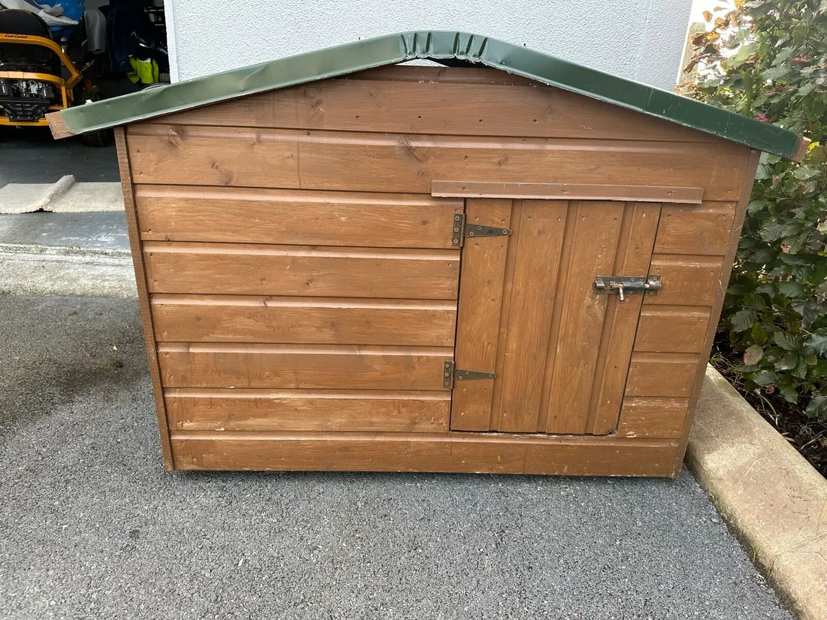 Large Dog Kennel - Image 1