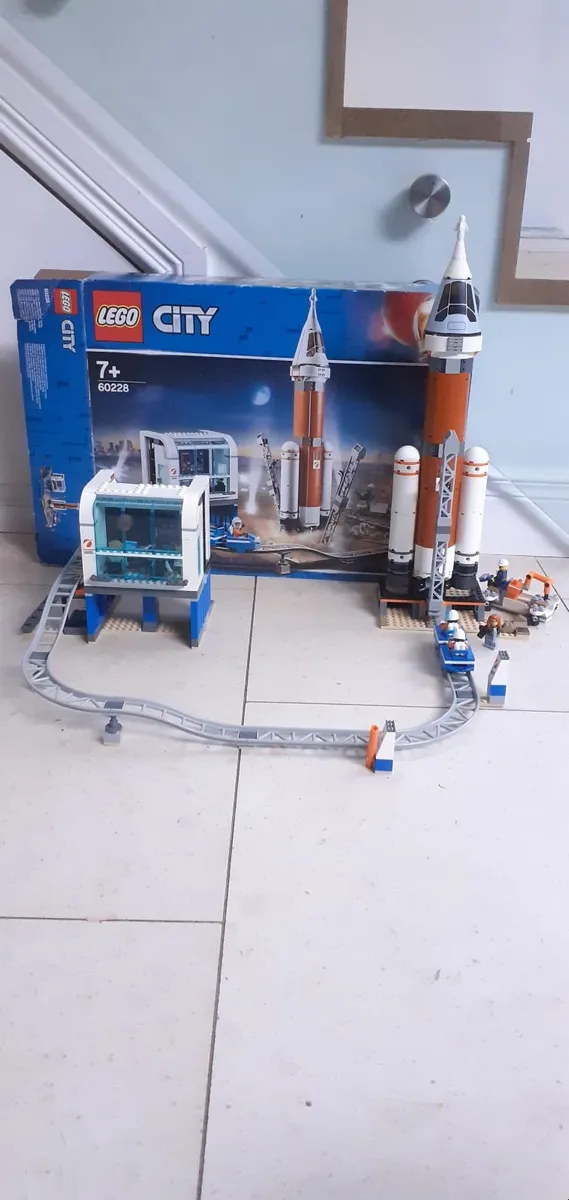 LEGO City | Deep Space Rocket and Launch Control - Image 1