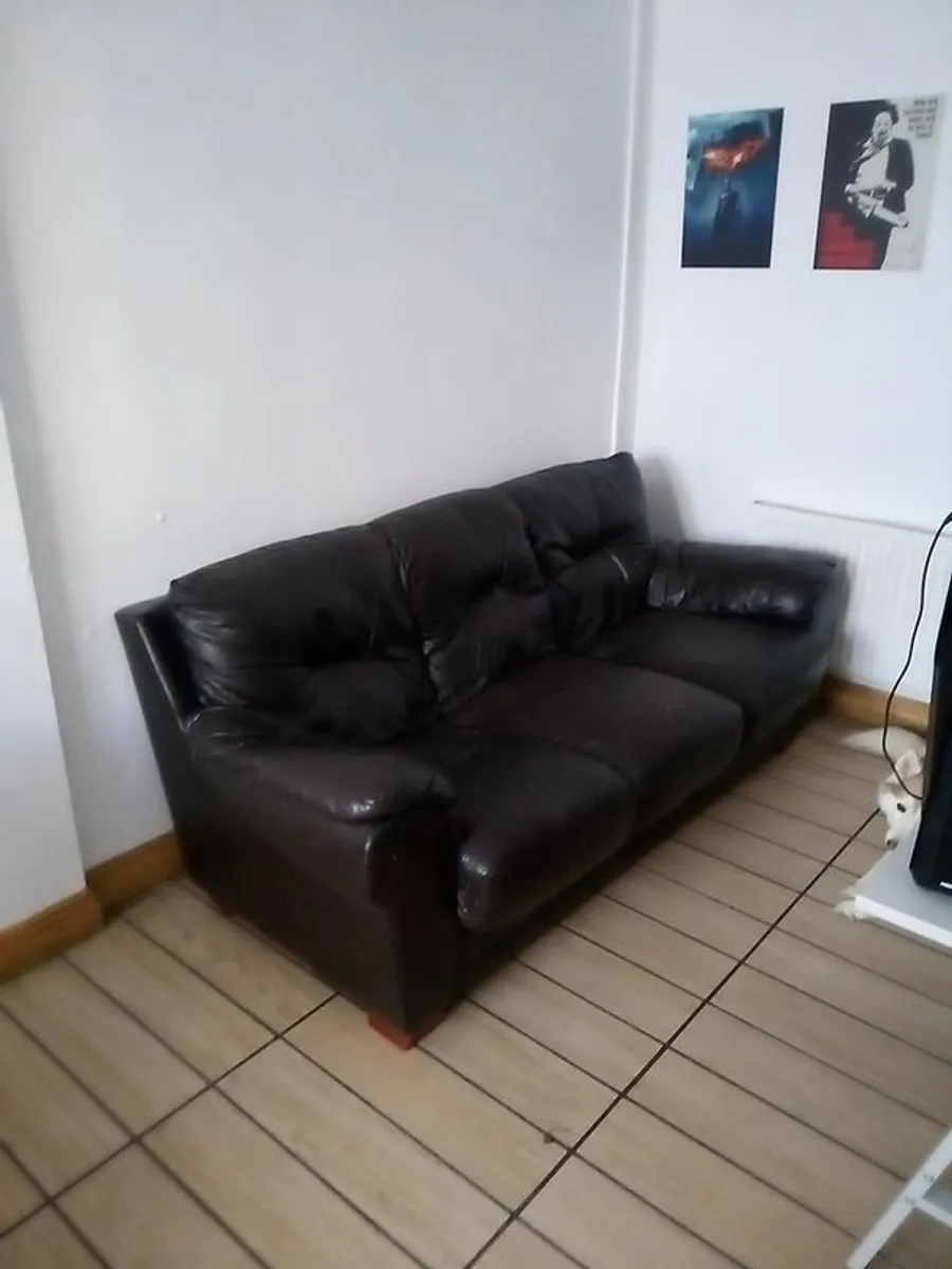 sofa and press - Image 1