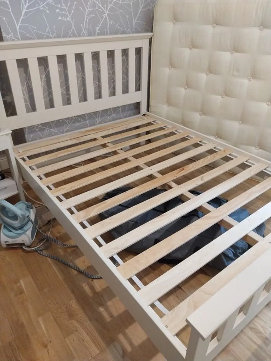 4ft 6 bed frame - Image 1