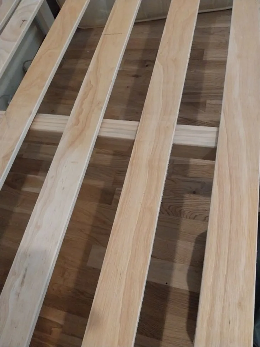 4ft 6 bed frame - Image 4