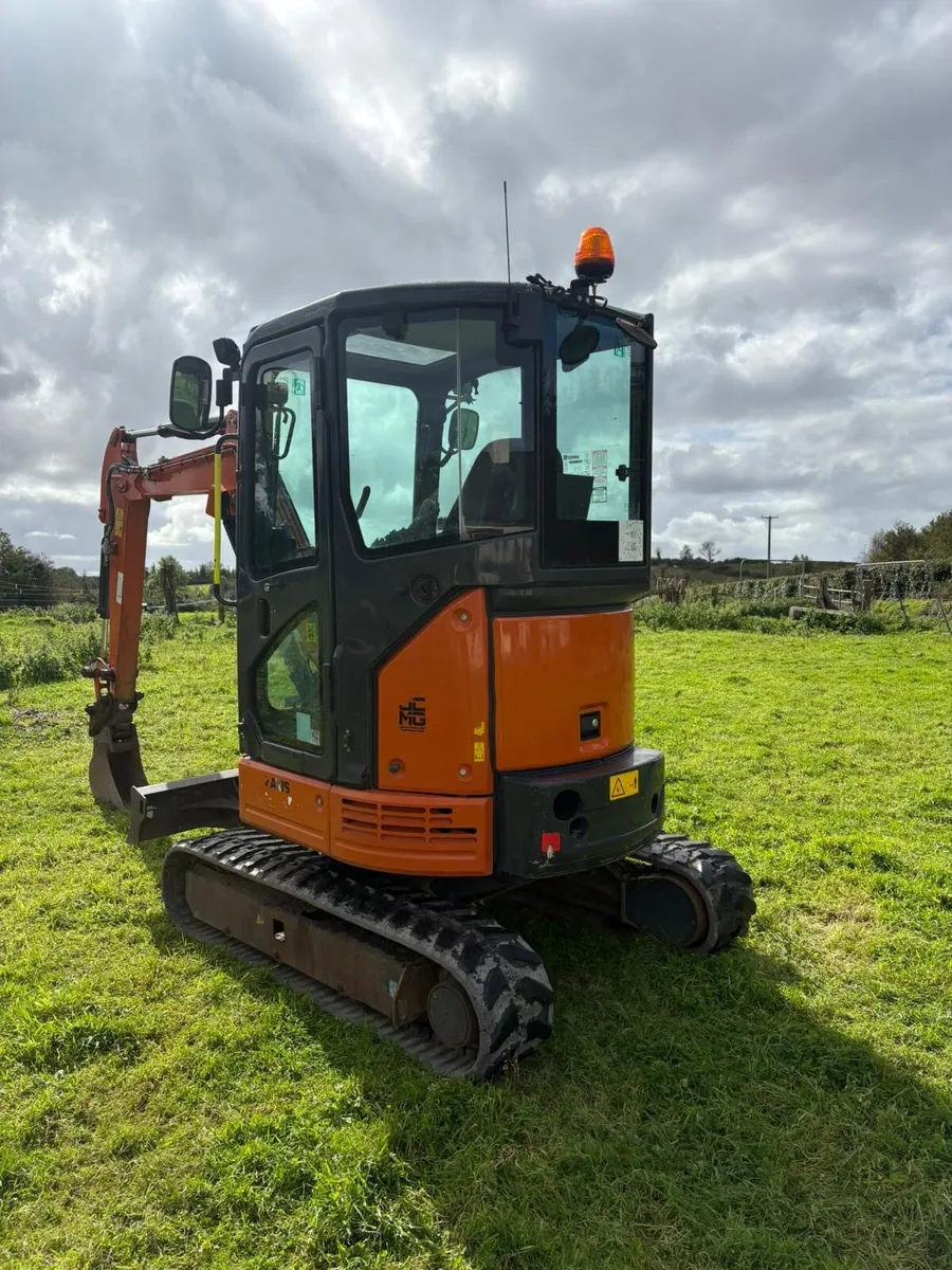 Hitachi 26U - Image 4