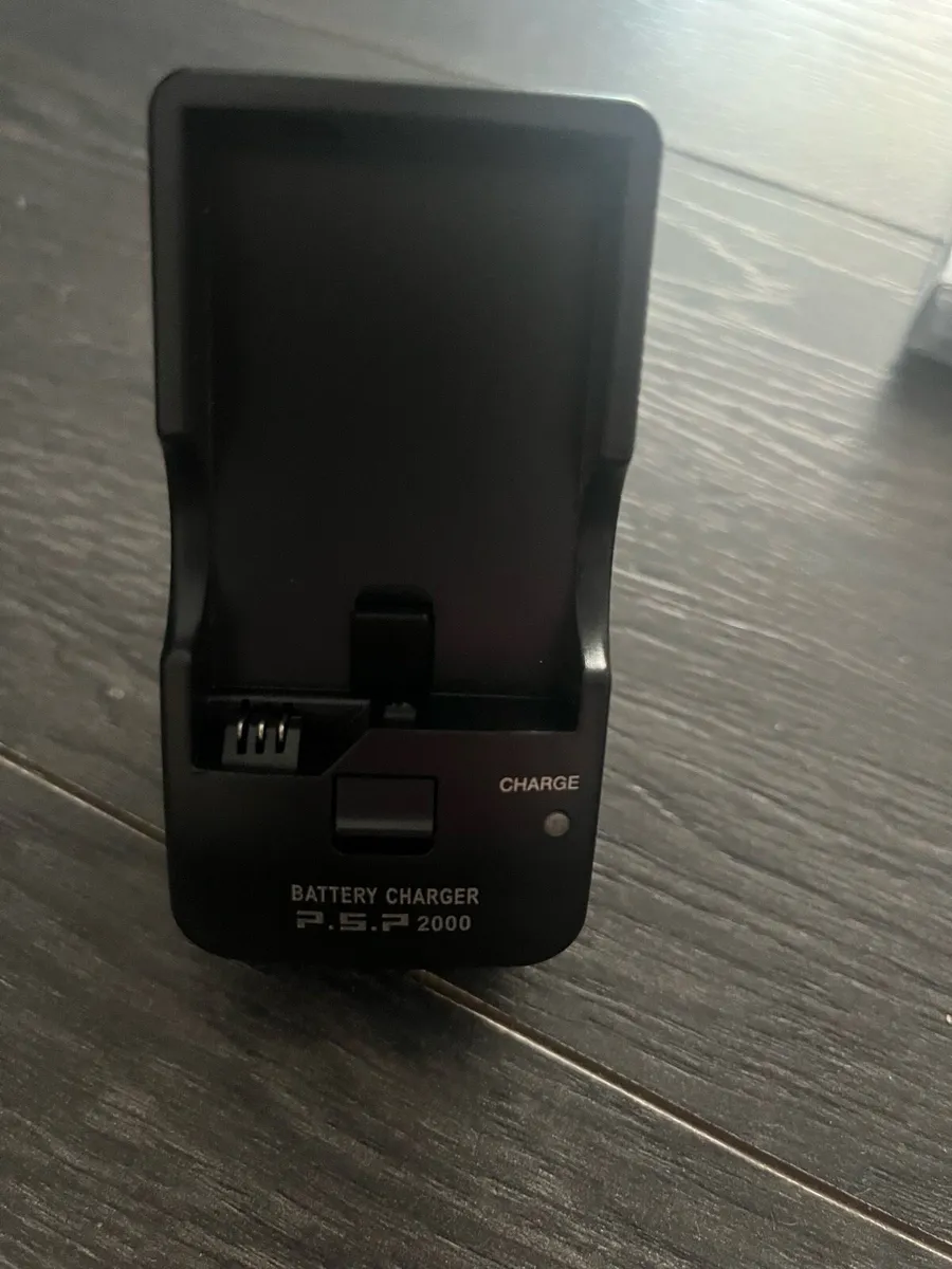 PSP & 8 Games - Image 2