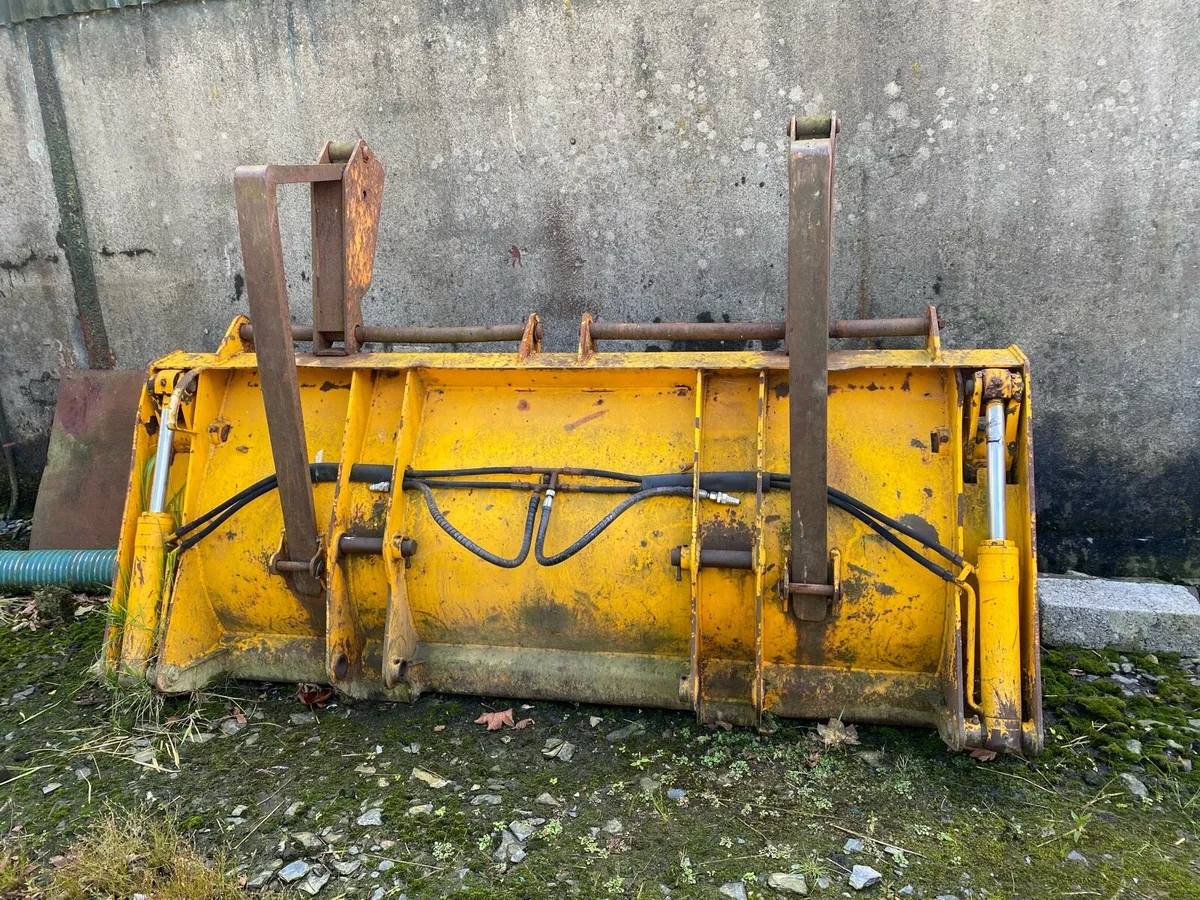 Digger bucket