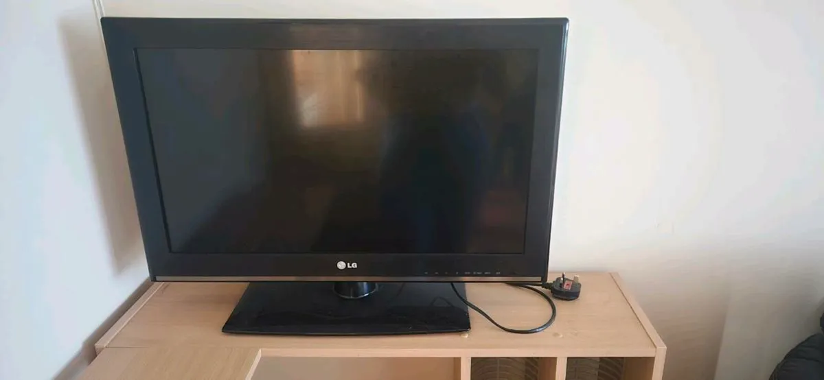 26inch LG LCD tv - Image 1