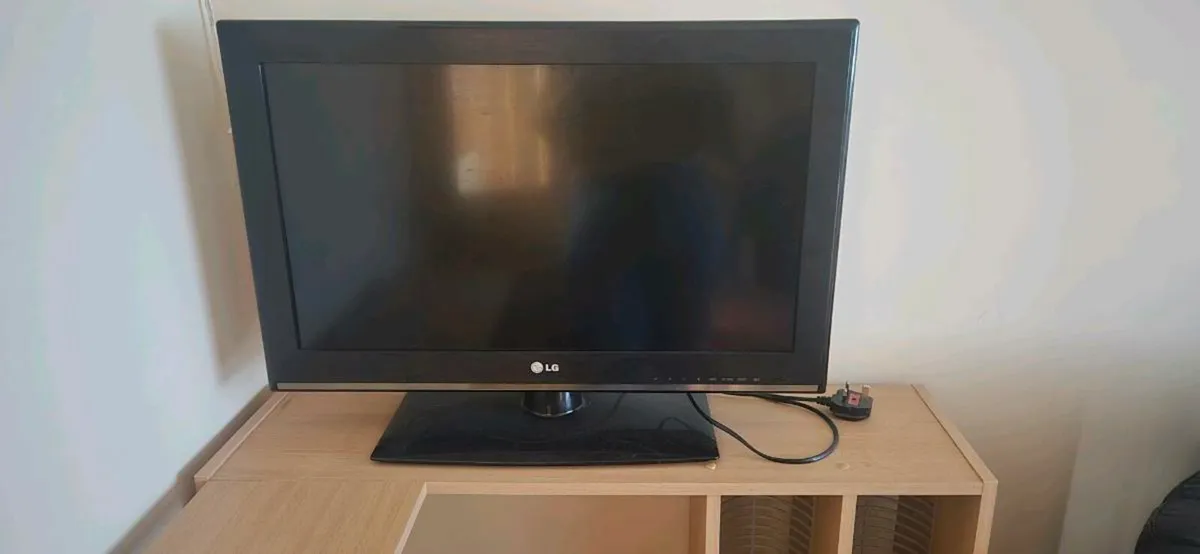26inch LG LCD tv - Image 2