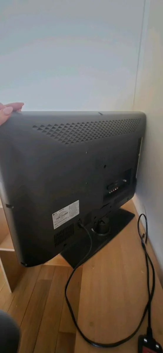 26inch LG LCD tv - Image 4