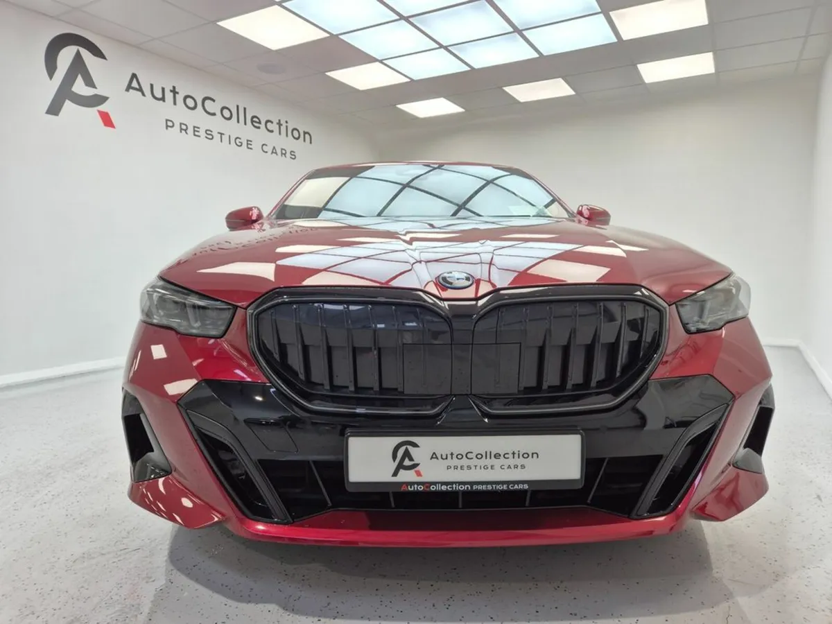 BMW 5-Series **530e**M-SPORT PRO**1 OWNER FROM NEW - Image 3