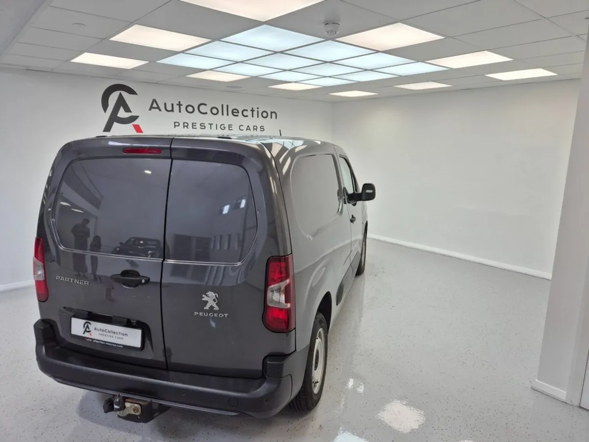 Peugeot Partner **Professional Plus**1 TON CAPACIT - Image 4