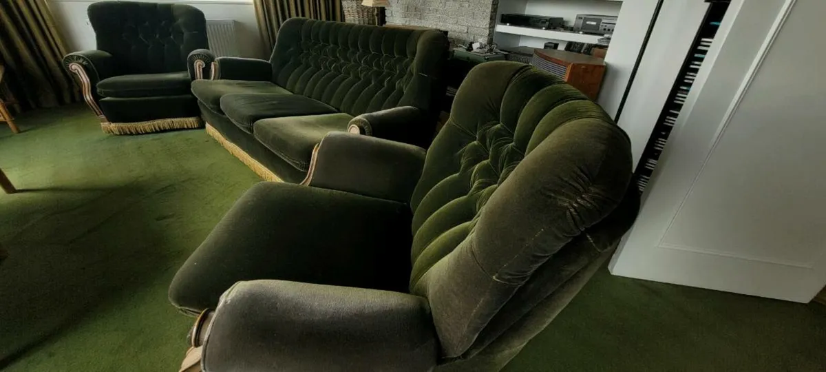 Three piece suite - Image 3