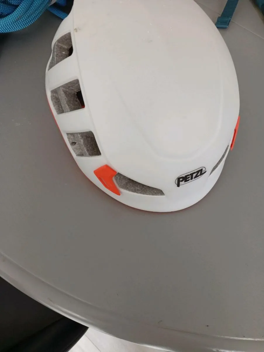 Climbing gear - Image 1