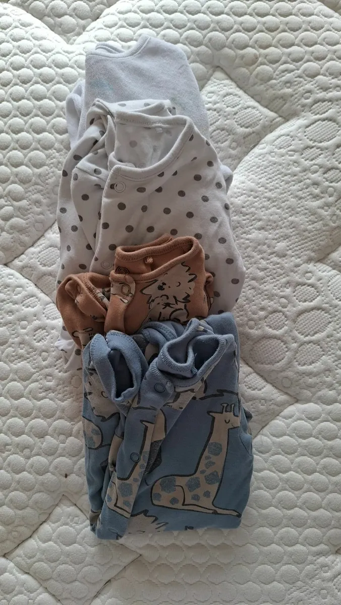 Baby Clothes - Image 1