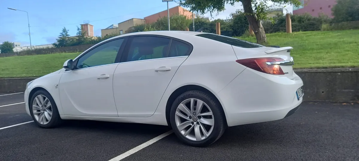 Vauxhall Insignia 2015 - Image 1