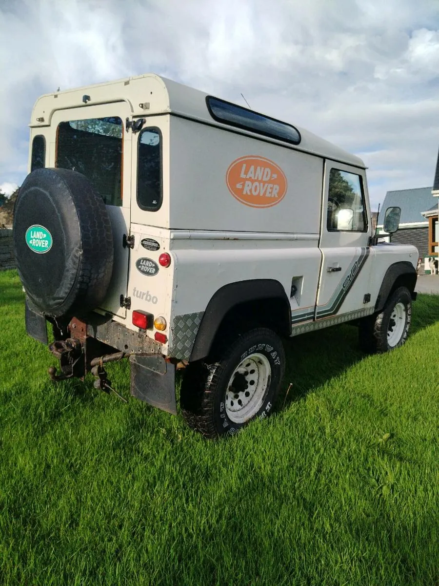 Defender 90 - Image 2