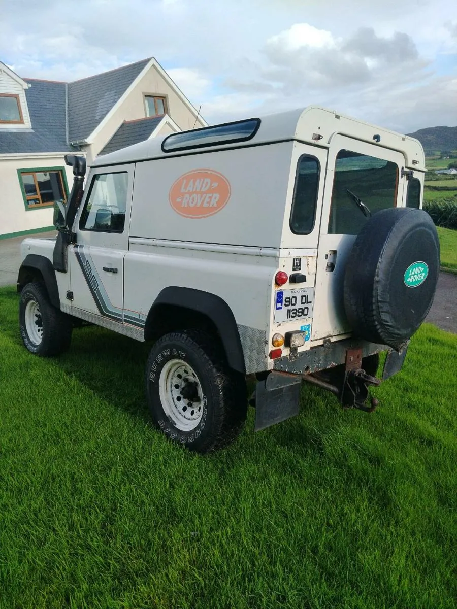 Defender 90 - Image 3