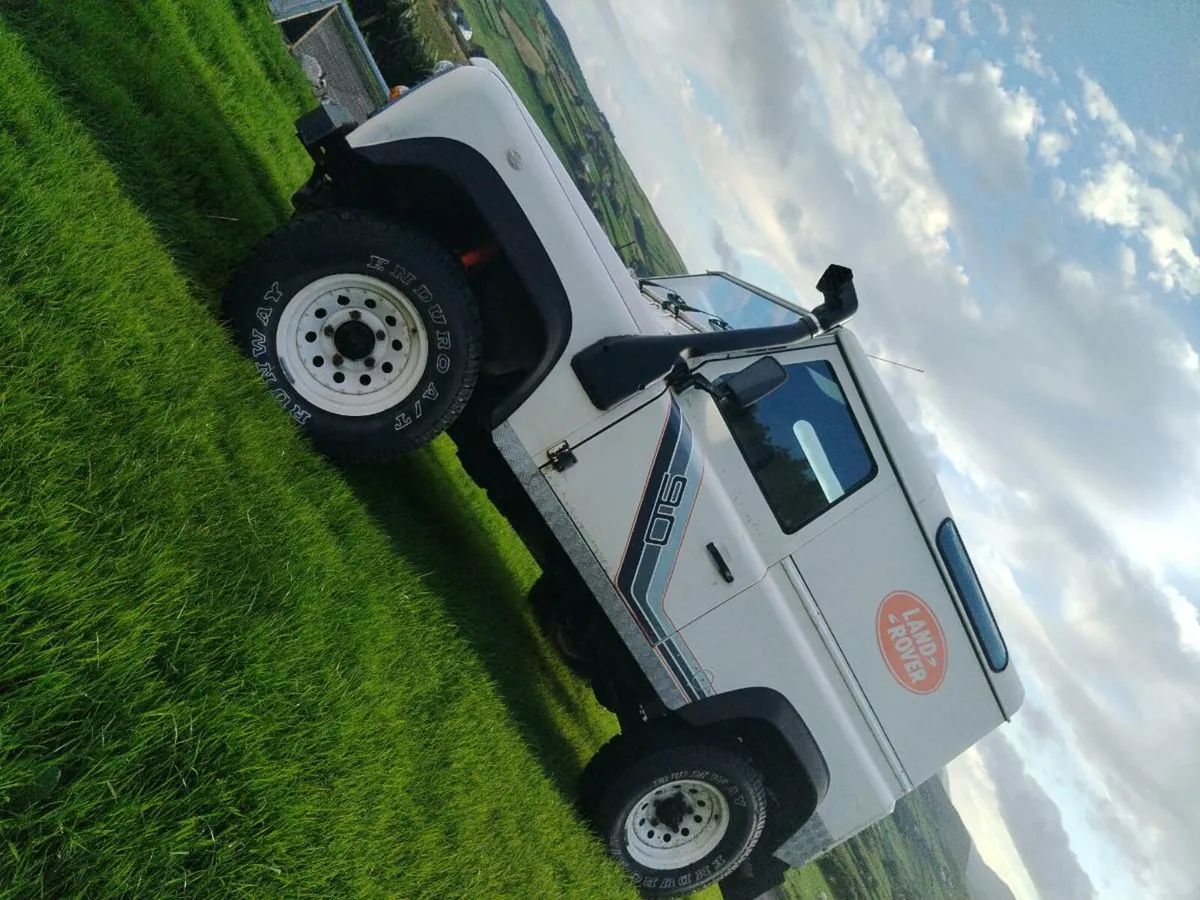 Defender 90 - Image 4