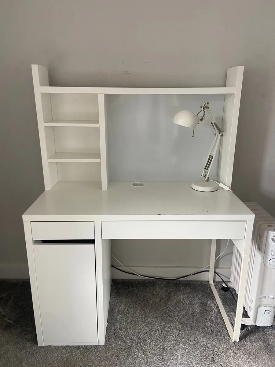 Study desk - Image 1