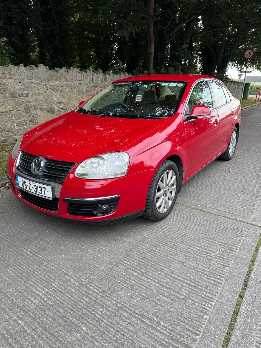 Volkswagen Jetta 1.6 Petrol 2009 - Image 1