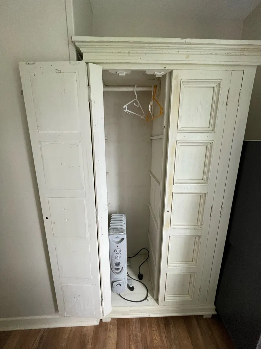 Wardrobes, dresser, twin/single bed, locker - Image 2