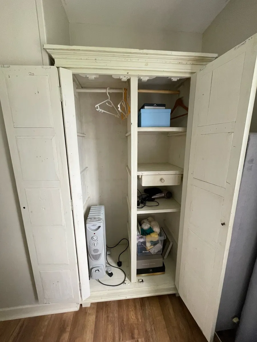 Wardrobes, dresser, twin/single bed, locker - Image 3