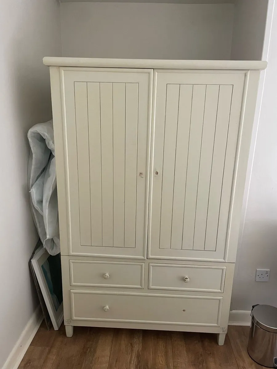 Wardrobes, dresser, twin/single bed, locker - Image 4