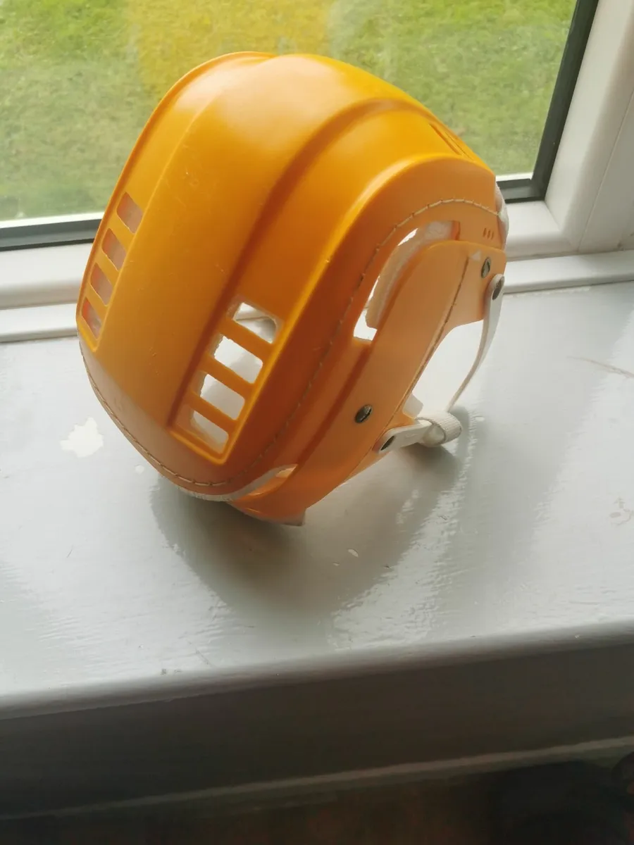 Flawless Old Cooper Helmet - Image 4