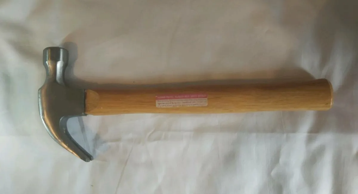 2 x 16oz Claw Hammers. - Image 1