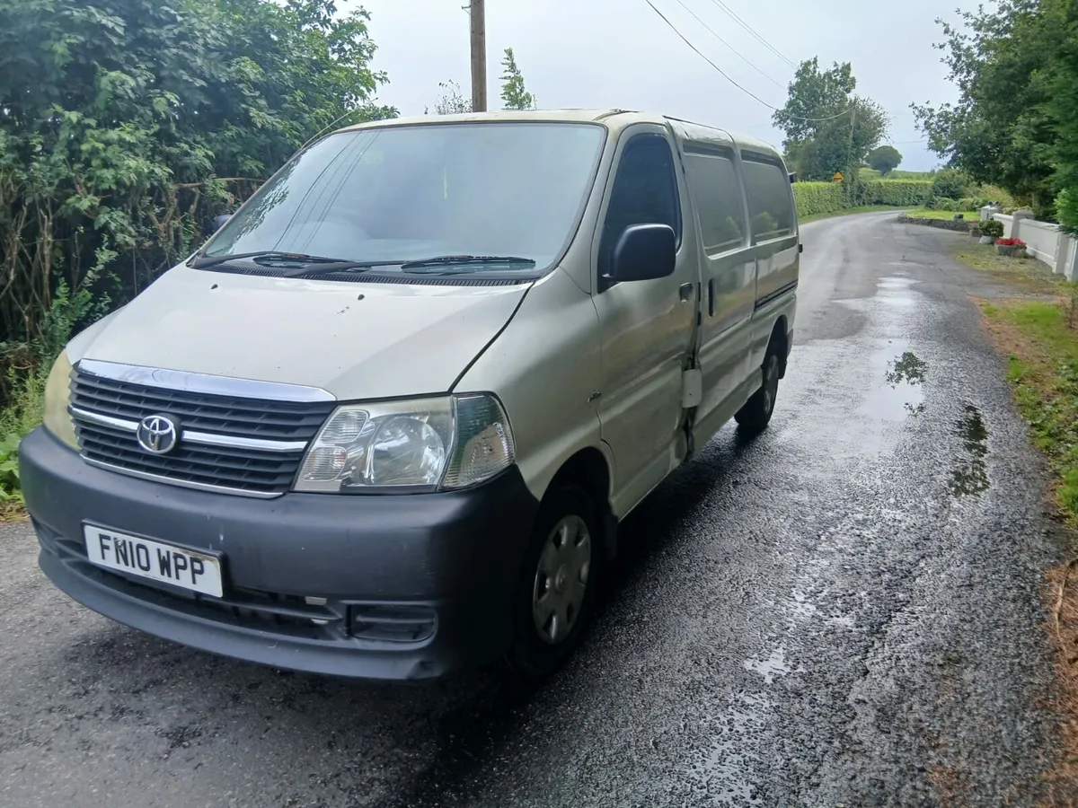 2010 Toyota hiace - Image 2