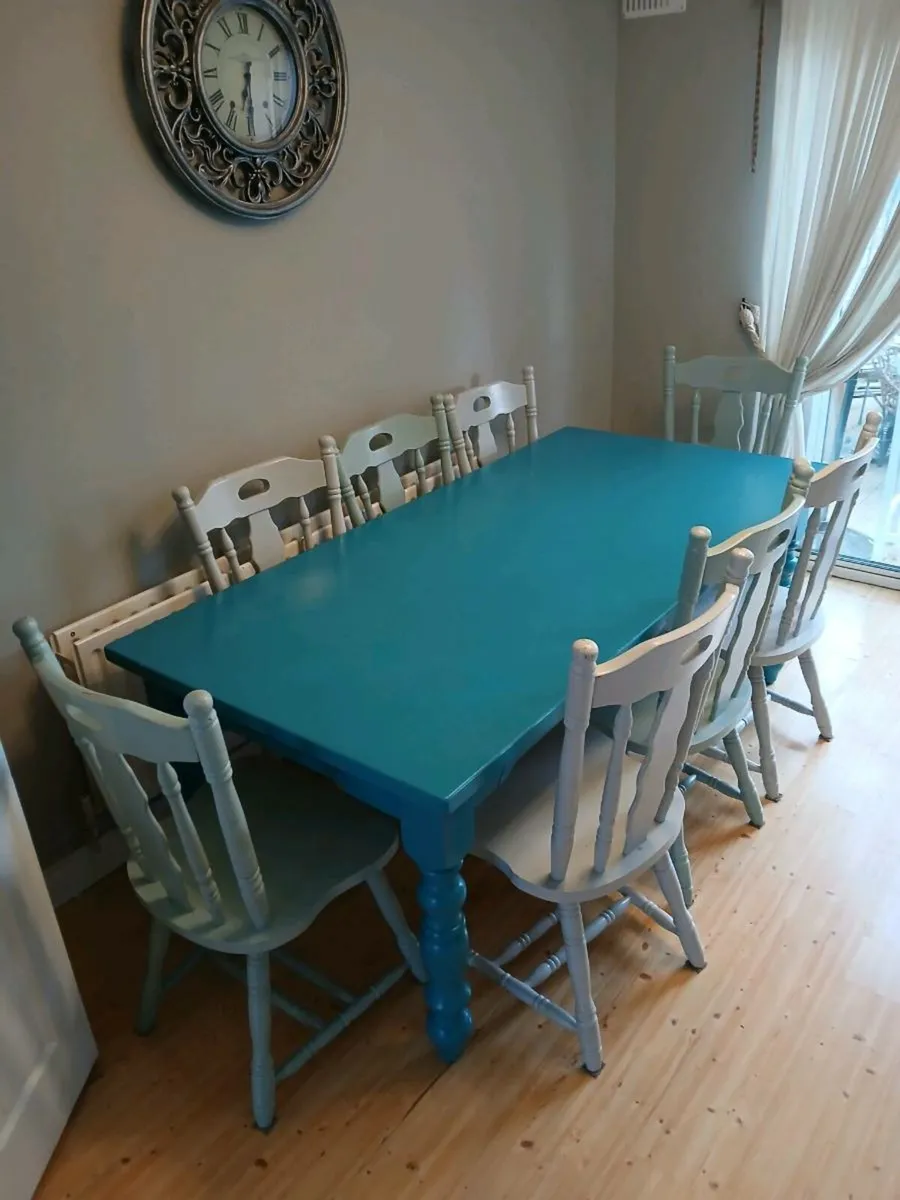 SOLID WOODEN TABLE AND 8 CHAIRS - Image 2