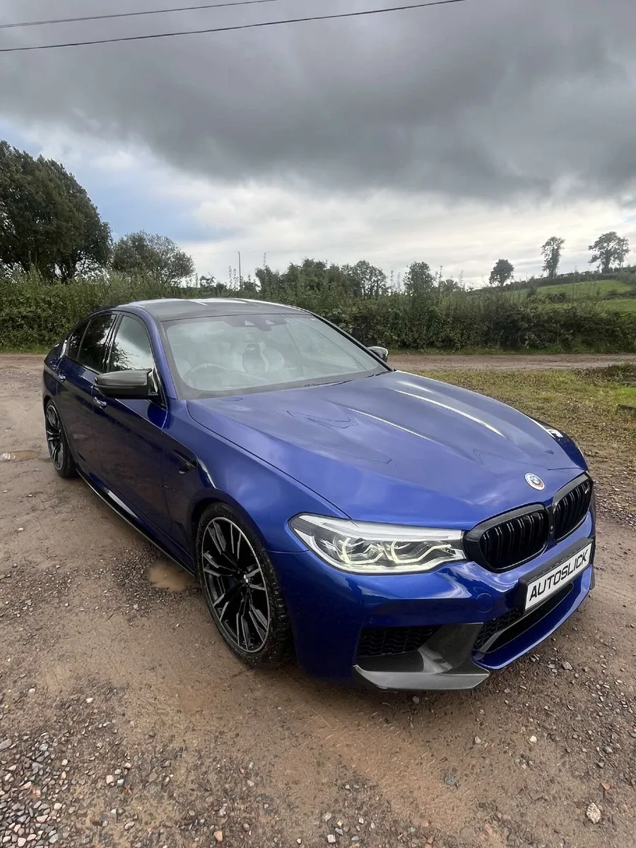 BMW M5 V8 X-DRIVE - Image 2