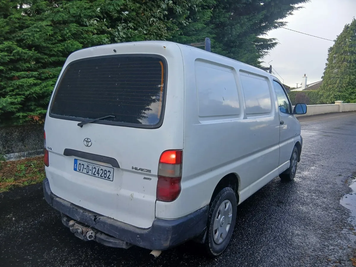 2007 Toyota hiace - Image 4
