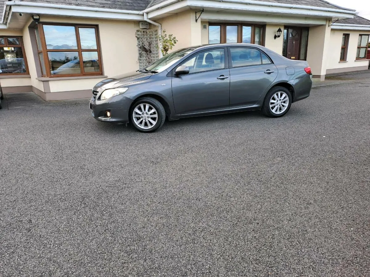 Toyota Corolla low mileage - Image 2
