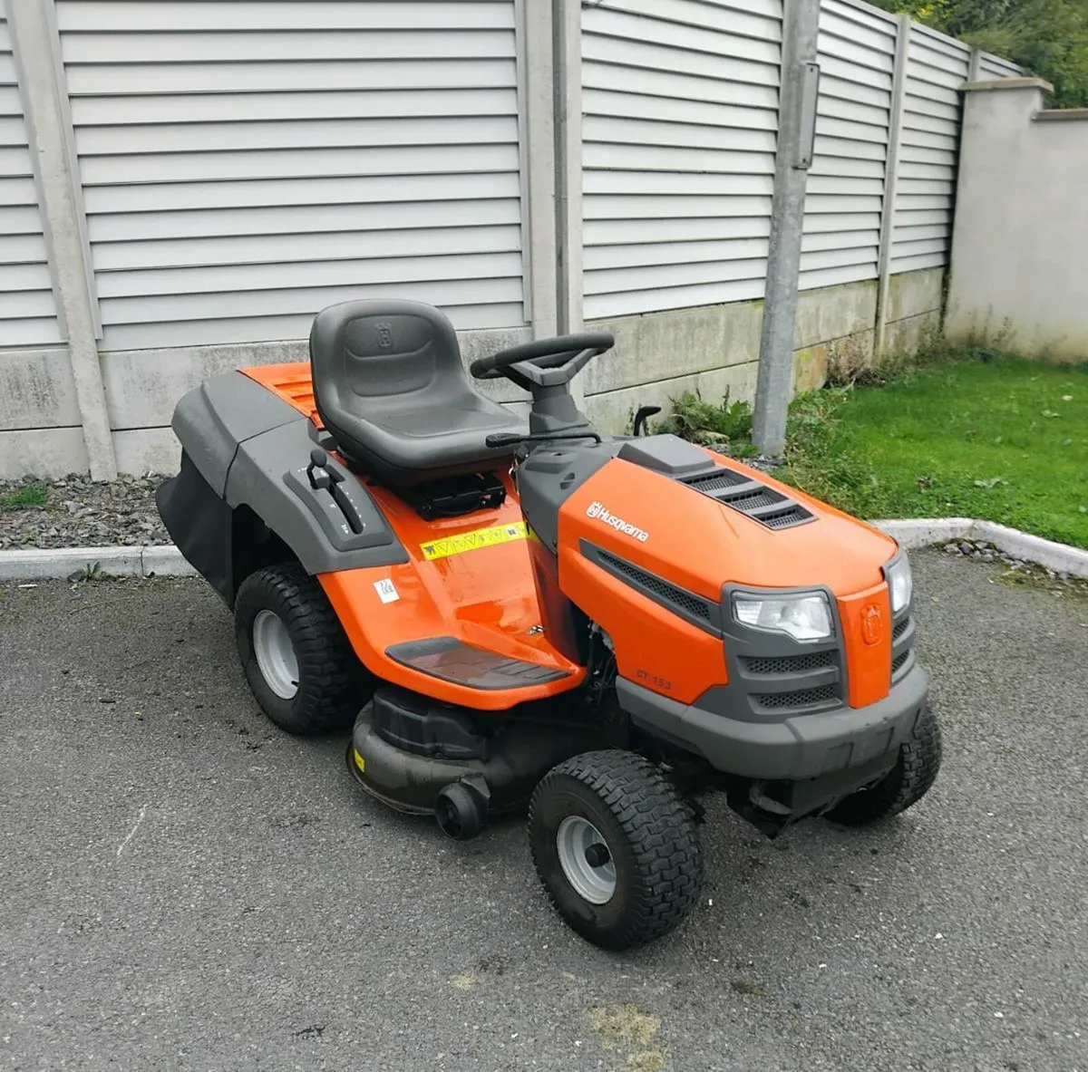 Ride on lawnmower 2017 - Image 1