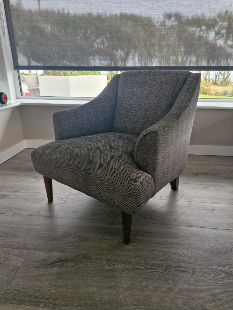 Arm chair - Image 1