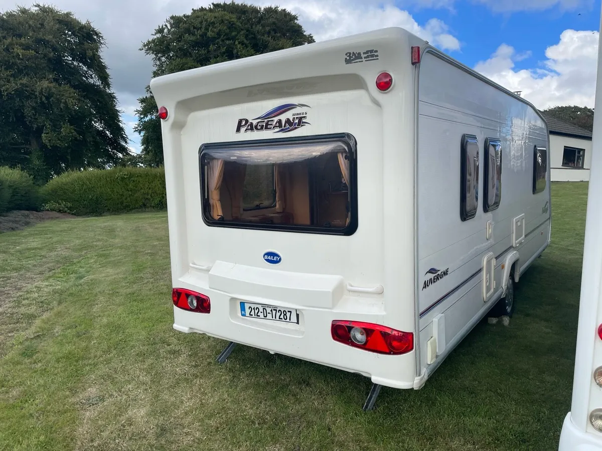 4 birth caravan - Image 3
