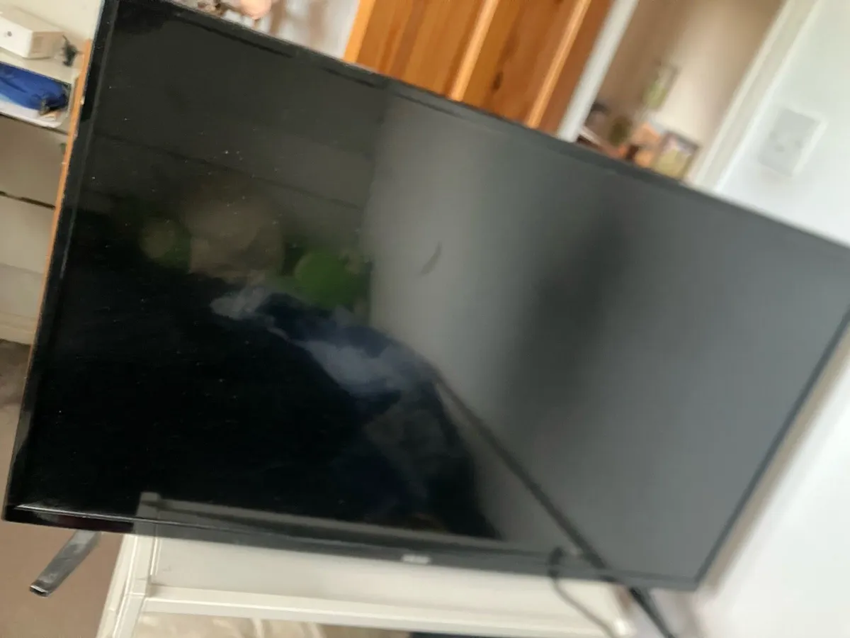 Akai smart tv 40 inches - Image 1