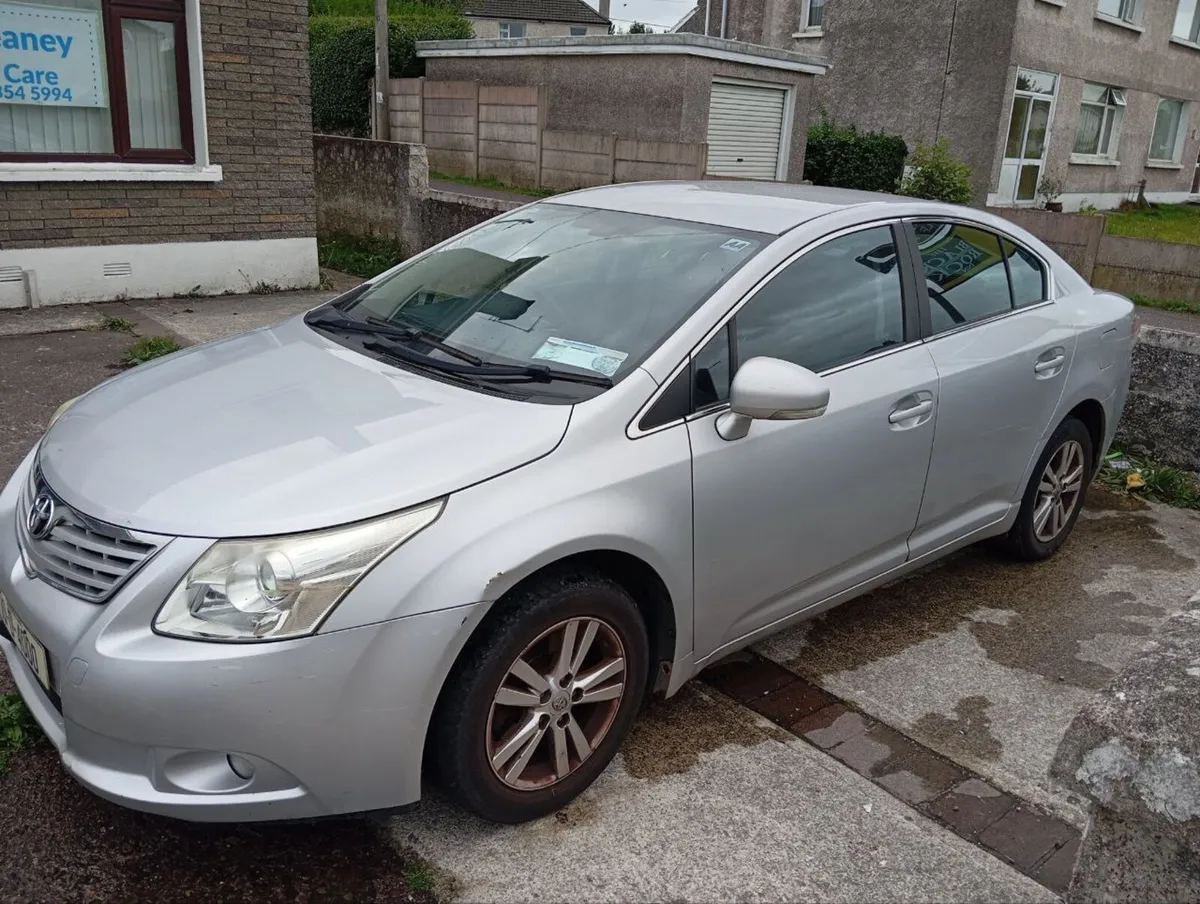 Toyota Avensis 2010 - Image 1