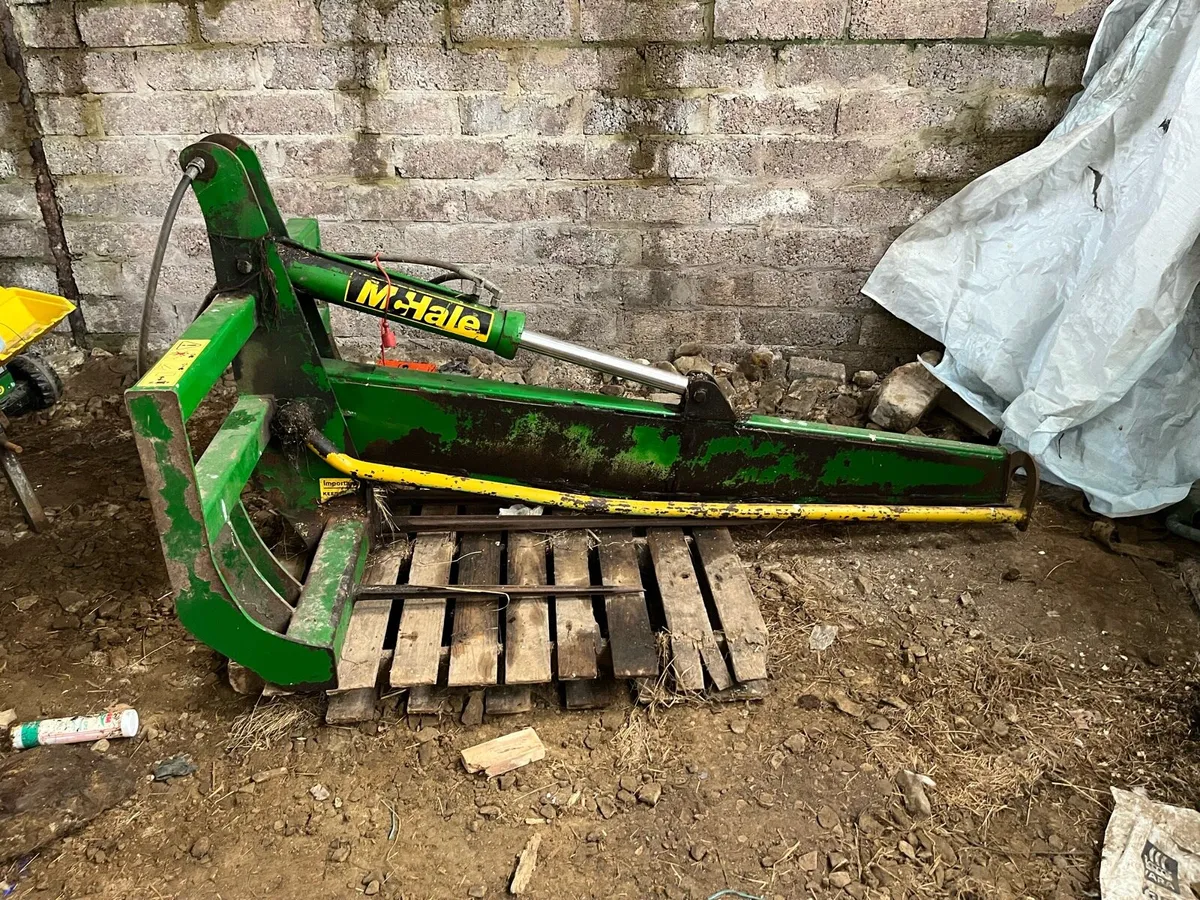 Mc hale bale splitter