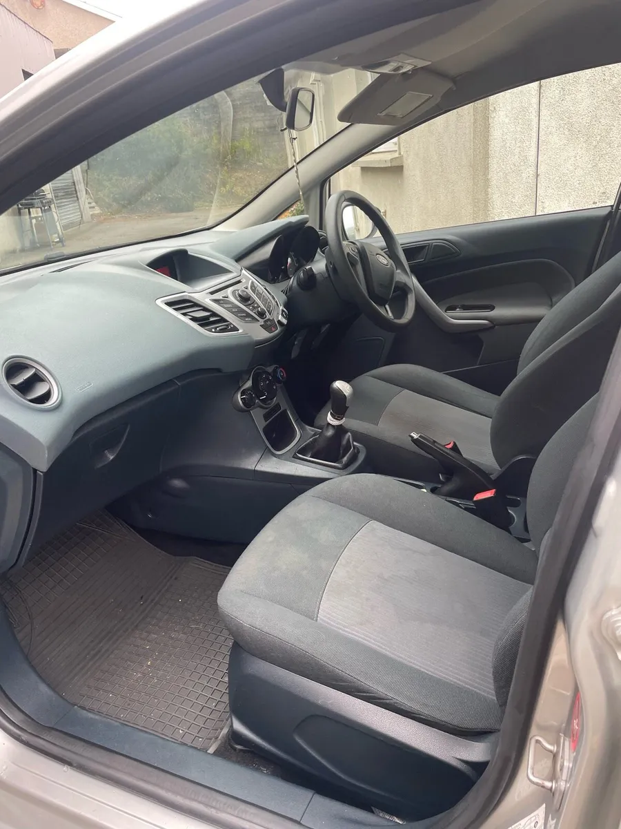 Ford Fiesta - Image 4