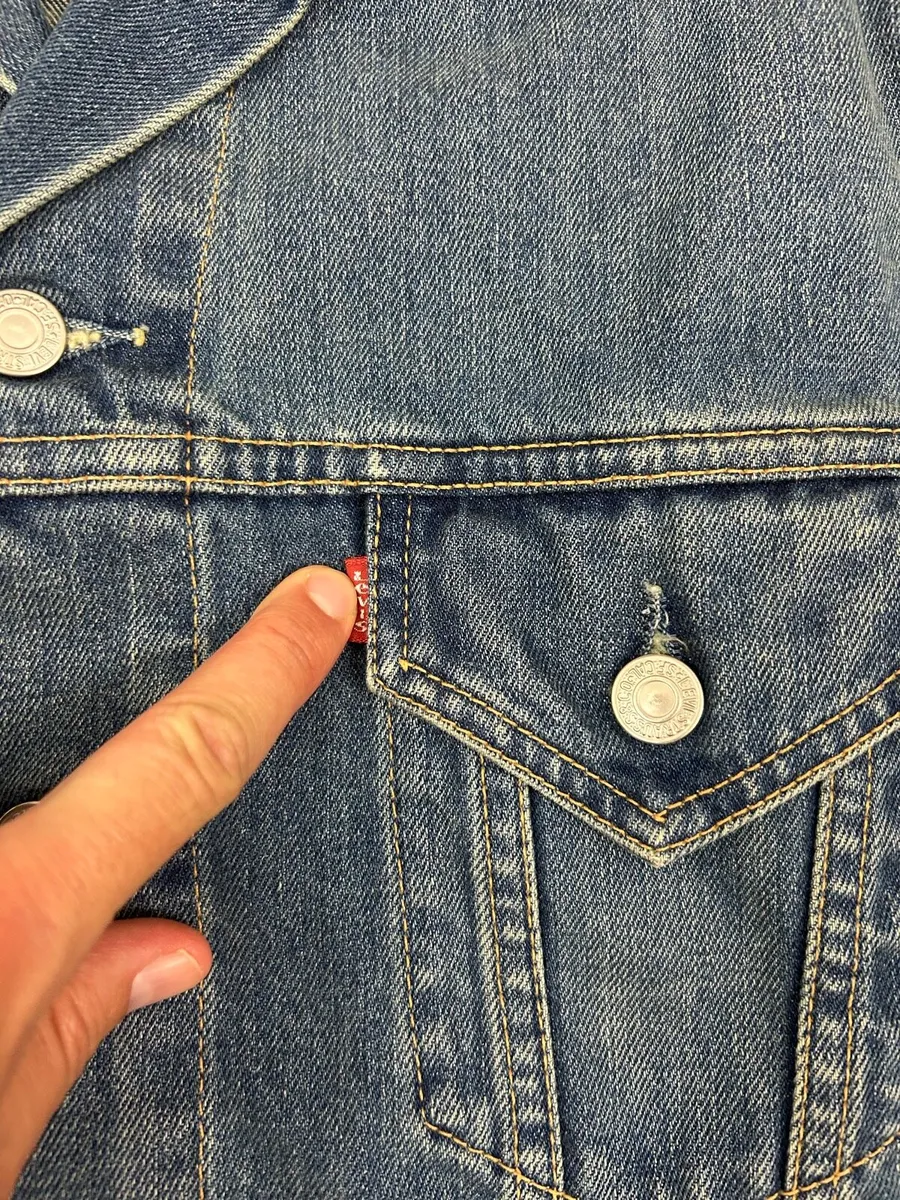 Vintage Levi's 70500 04 Trucket Denim Jacket - Image 3