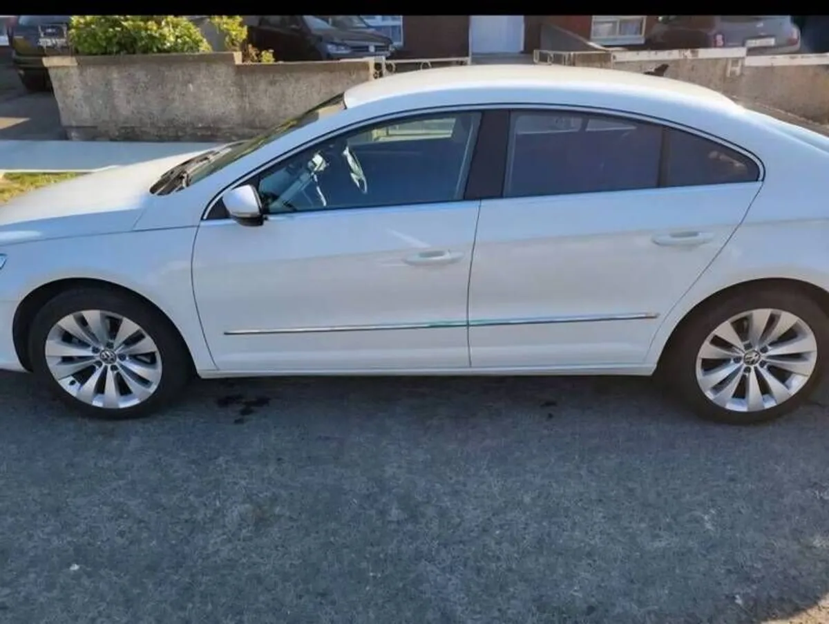 2012 Volkswagen Passat - Image 3