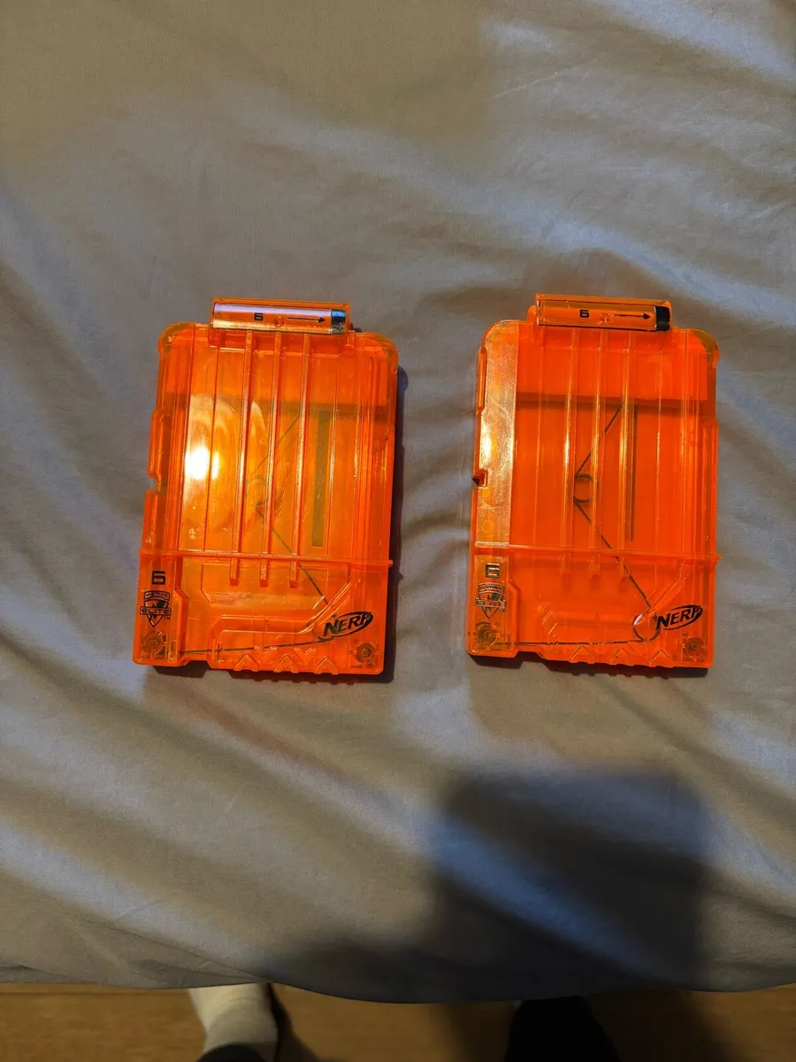 Nerf Guns 9, Nerf Bullets, & Vest - Image 2